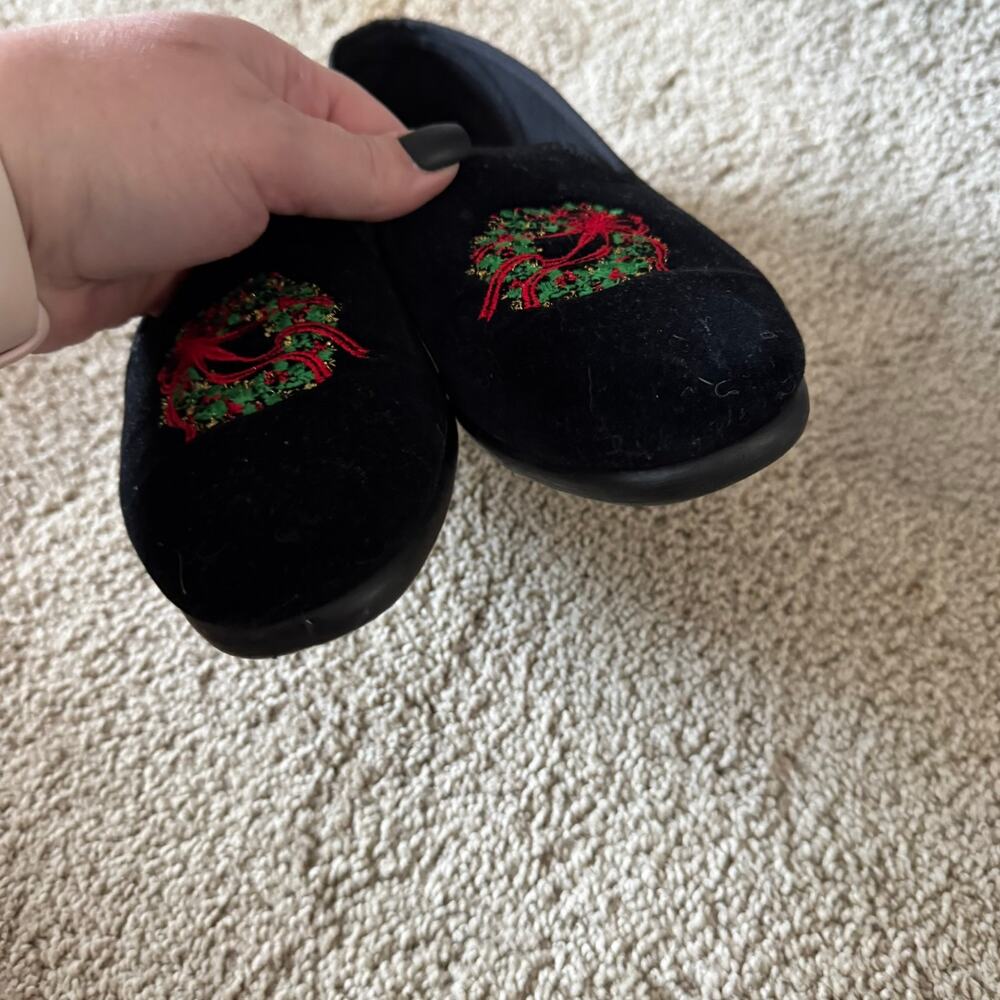 Vintage Basic Editions Black Velvet Loafers Flats Christmas Wreaths Women Size 7 - Picture 4 of 9